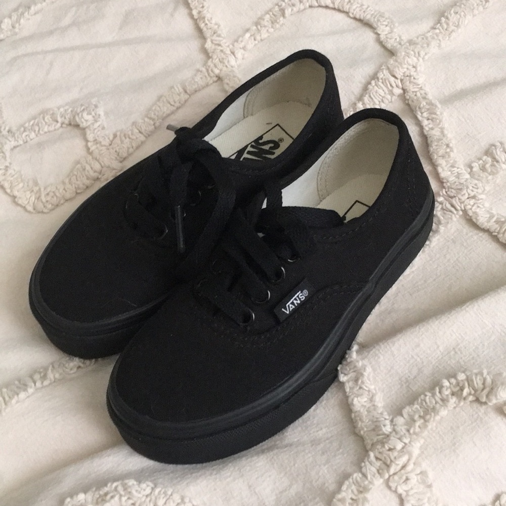 Vans authentic boys shoes size 11 NWOT